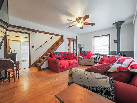 2nd image of 1204 Share Ave