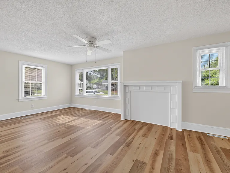 2813 Jackson Dr — Photo 31