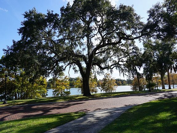 2nd image of 719 Lake Davis Dr