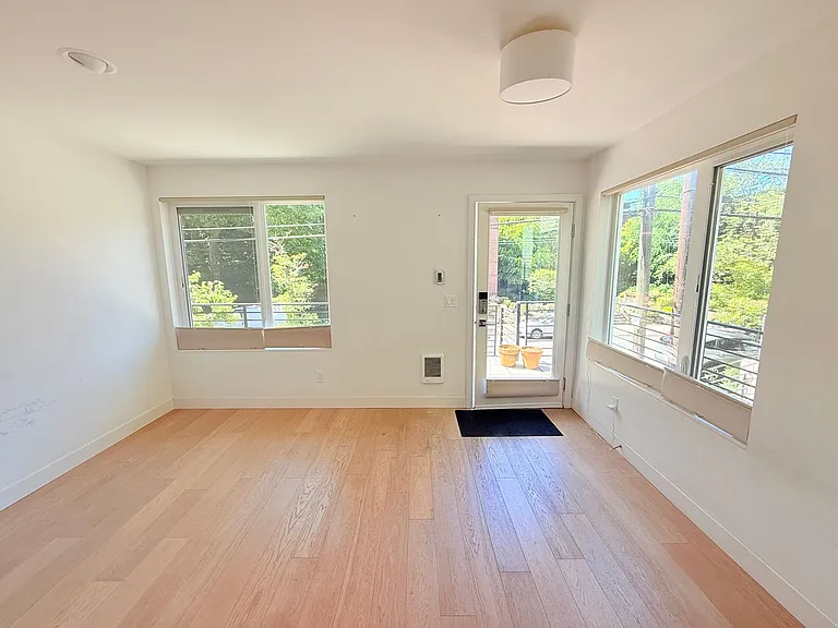 722 Summit Ave E — Photo 19
