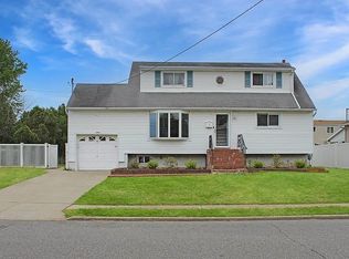 10 Marilyn Ct FLOOR 2, West Babylon, NY 11704