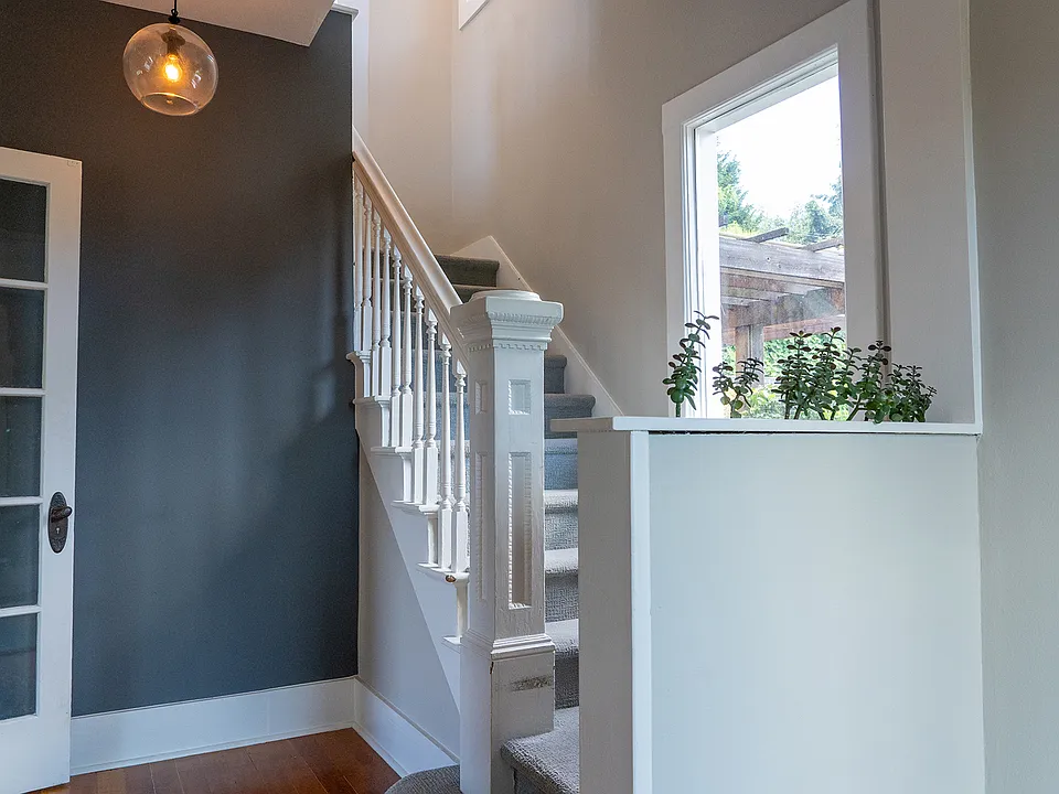 256 NW 46th St