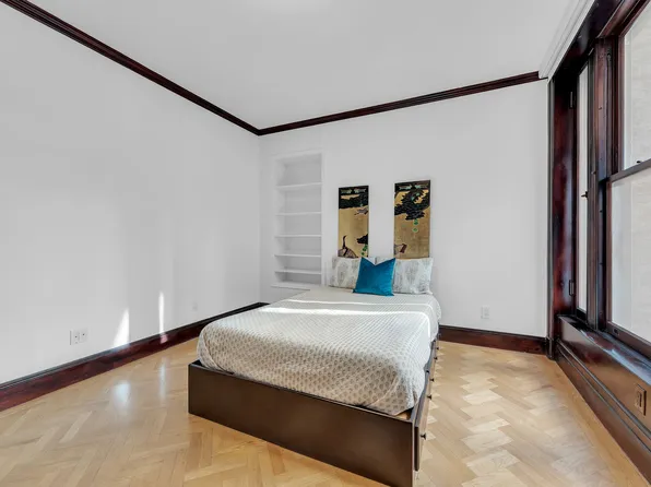 749 West End Avenue image 7 of 10