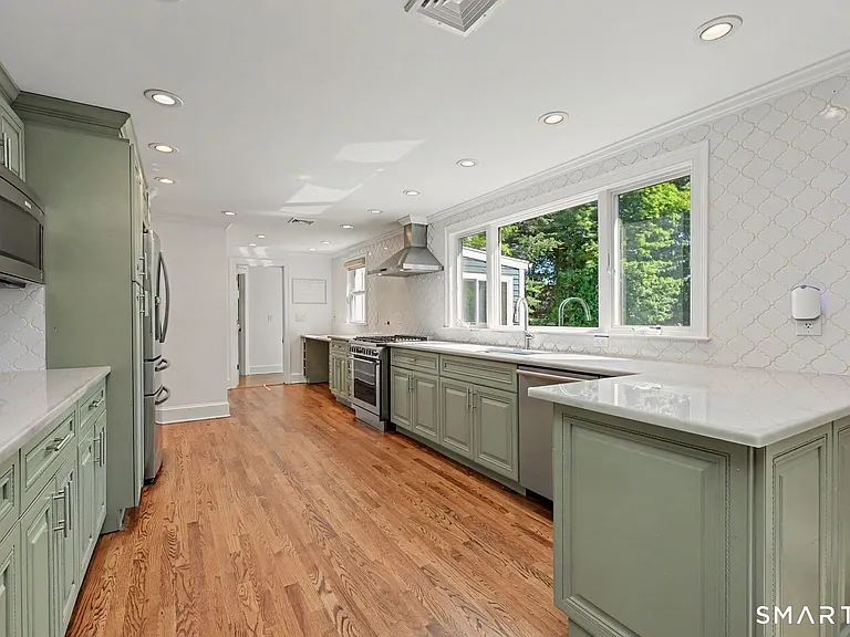 130 W Norwalk Rd — Photo 10
