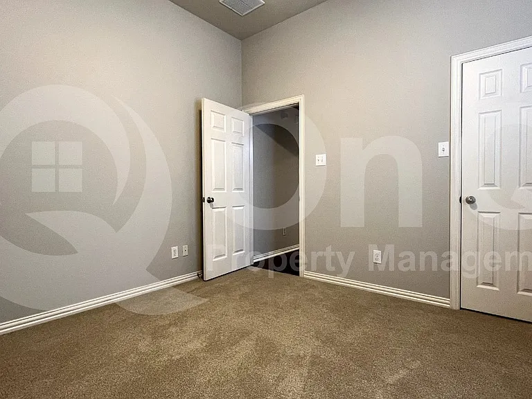 6798 Lee Meadow Dr — Photo 11