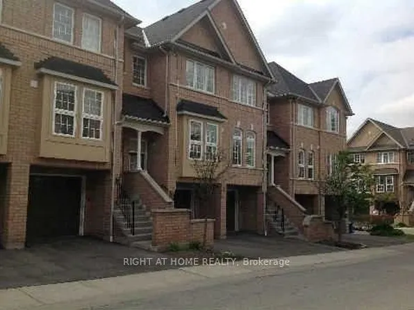 50 Strathaven Dr #115, Mississauga, ON L5R 4E7
