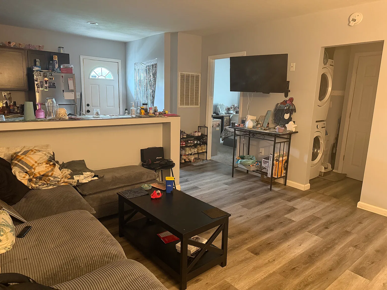 3 bed, 914 sqft, $1,750 — Photo 2