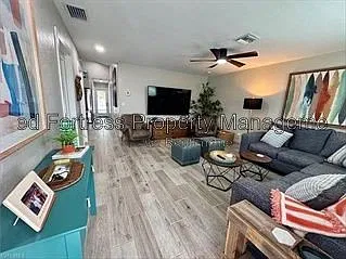 3 bed, 2.0 bath, 1174 sqft, $2,899 — Photo 2
