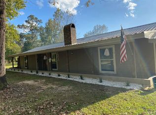 97 Chalk Rd, Carriere, MS 39426