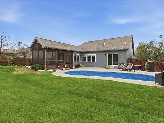 4th image of 13335 N Bedford Falls Dr