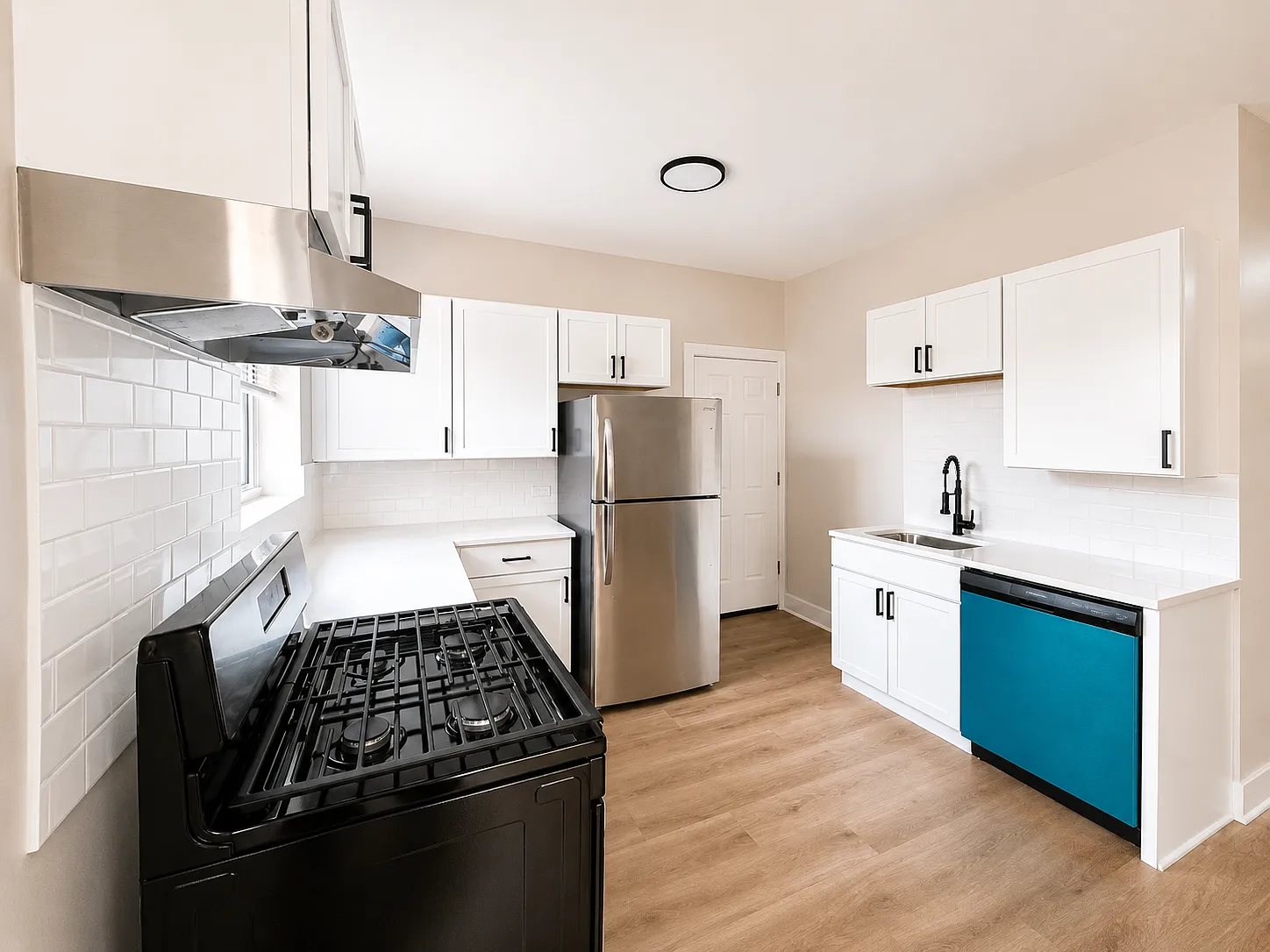 7516-24 N Seeley Ave - 7520-1E — Photo 4