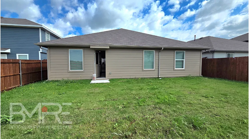 Building Photo - 233 Cal Ford Dr