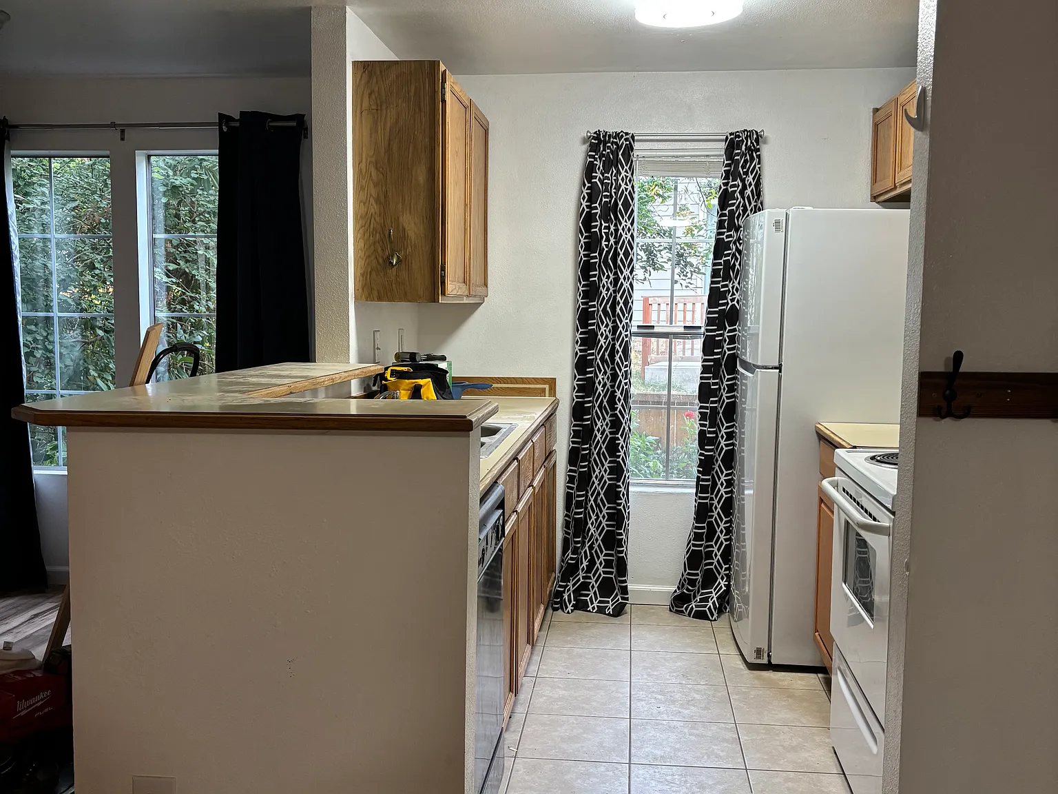 2 bed, 844 sqft, $1,875 — Photo 3