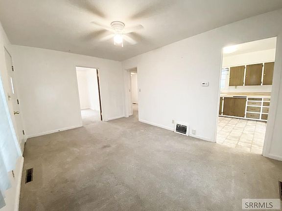 3rd image of 454 W 18th St