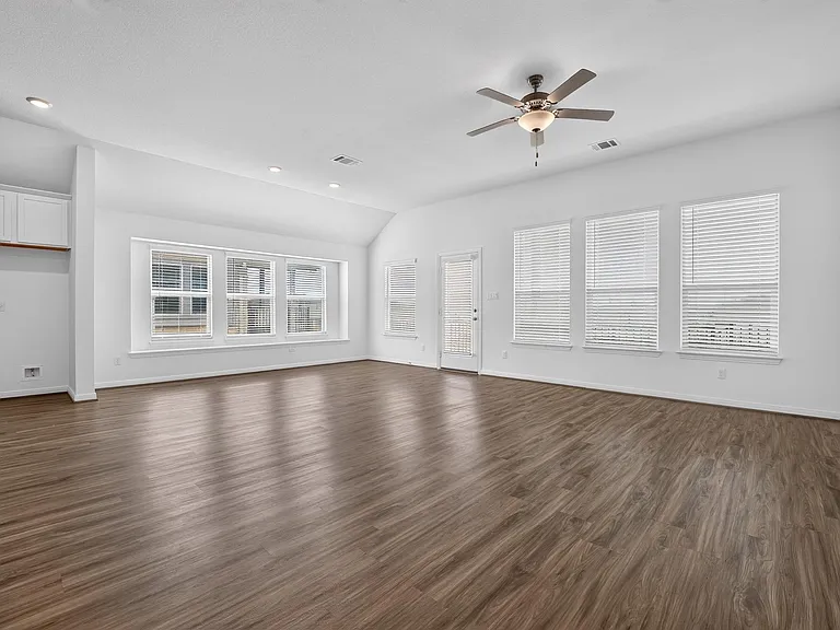 516 Panzano Dr — Photo 3