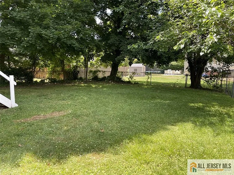 409 Randolph Ave — Photo 5
