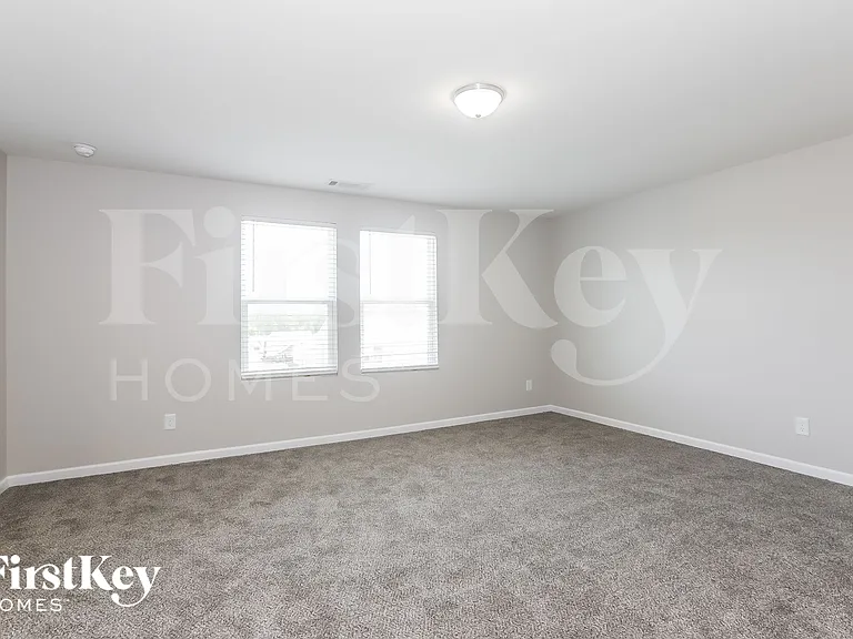 156 Alexander Ln — Photo 6
