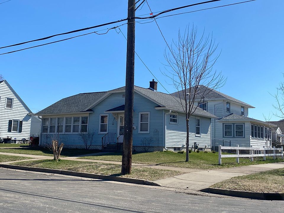 2nd image of 526 Laird St