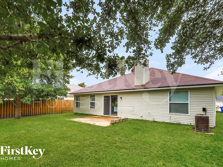 1220 Maclaren St — Photo 15