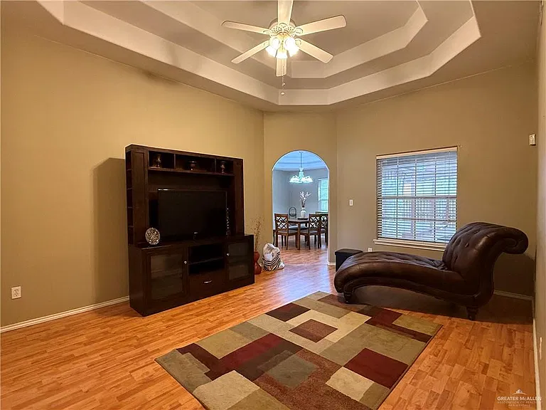 1328 Nora Dr — Photo 4