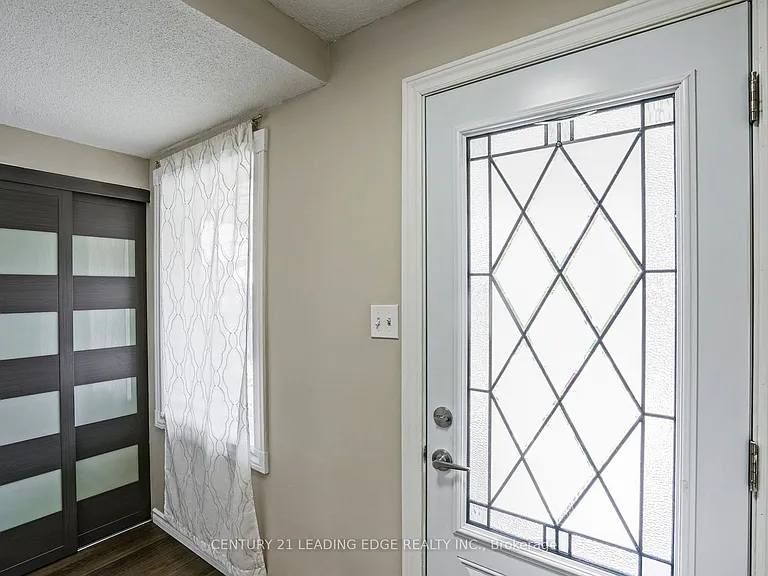 29 Junewood Cres #UPPER — Photo 6