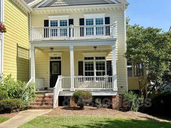 1315 Center St, Apex, NC 27502