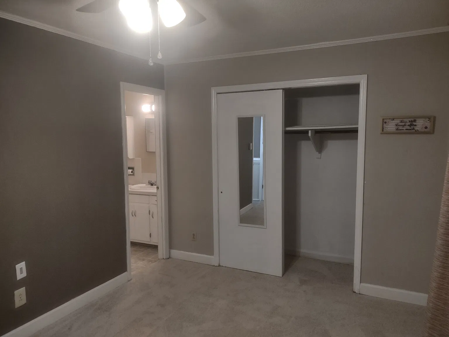 1 bed, 650 sqft, $930 — Photo 2