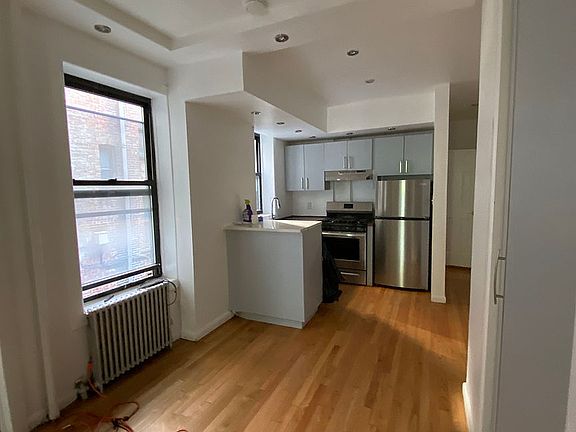 3rd image of 316 6th St APT 2F