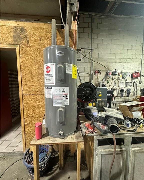 212 W Grand St Gallatin MO Zillow