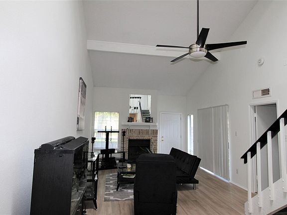 3rd image of 2611 Grants Lake Blvd