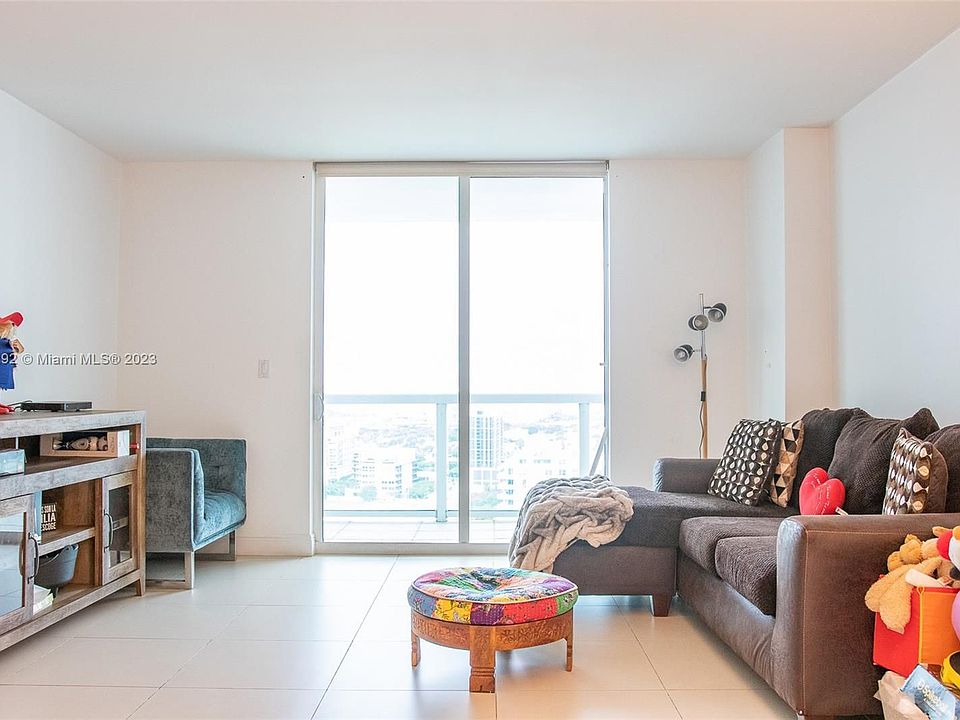 1st image of 1800 N Bayshore Dr APT 3104