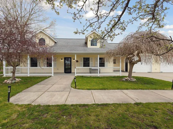 596 W Ridge Rd, Essexville, MI 48732