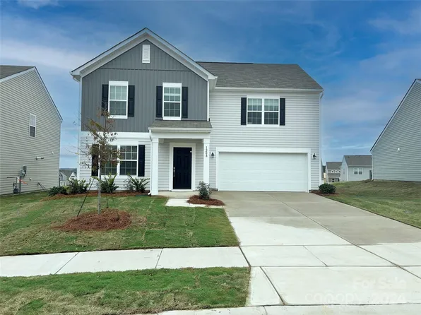 1208 Old Fort Dr, Edgemoor, SC 29712