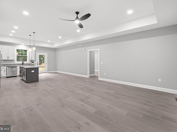 4th image of 9138 Cubbage Way