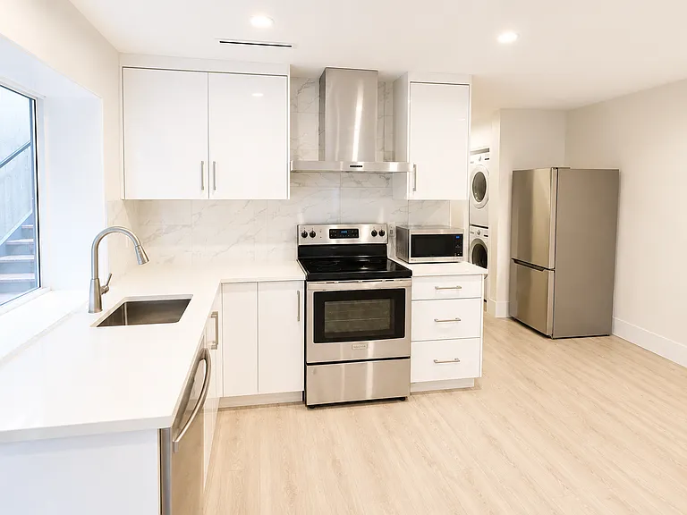 9 Glenmore Dr — Photo 3