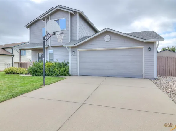 3021 Cadillac Dr, Rapid City, SD 57703