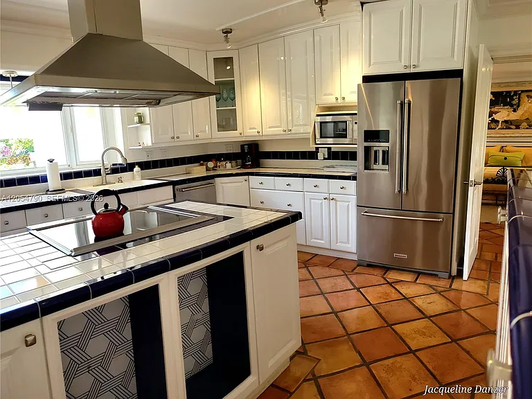 2781 NE 23rd Ct — Photo 7