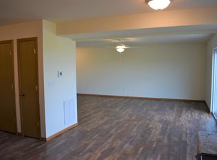 1510 Stonebluff Ct, Champaign, IL 61822