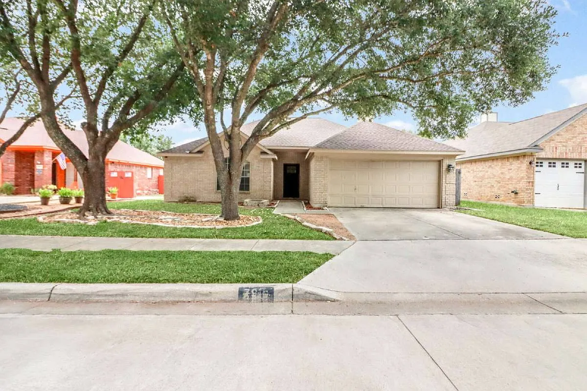 7910 Misty Moon in San Antonio, TX 78250 — Photo 2