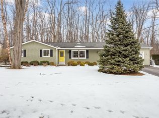212 Creekwood Dr, Rochester, NY 14626