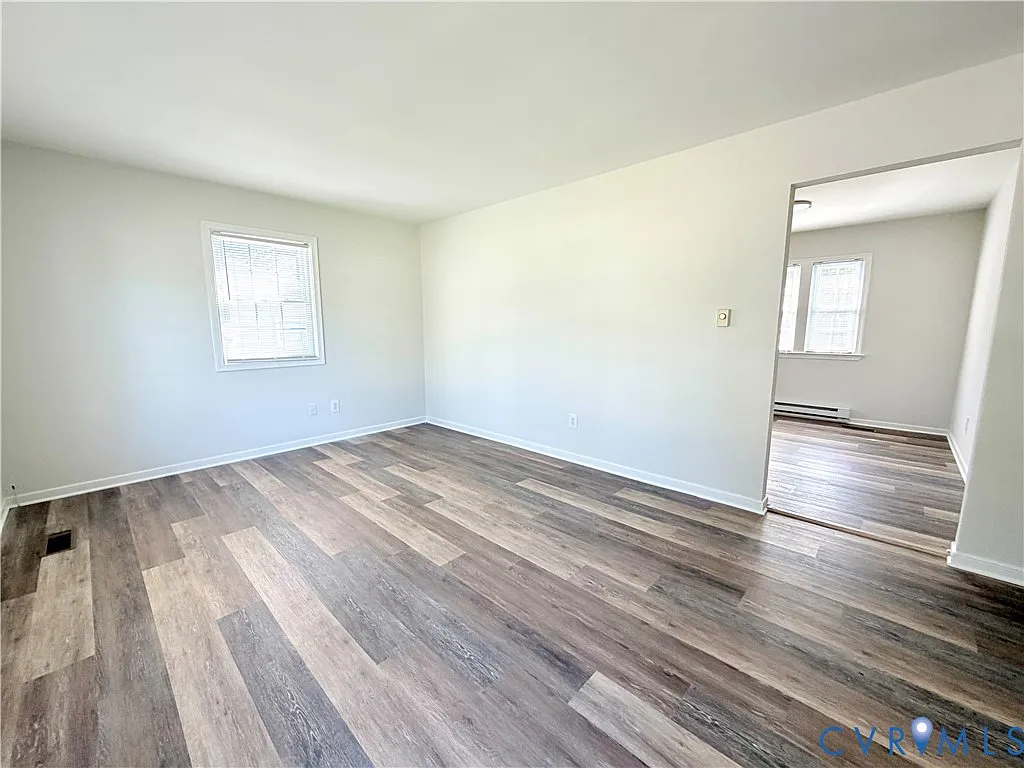 3 bed, 1.0 bath, 1056 sqft, $1,800 — Photo 4