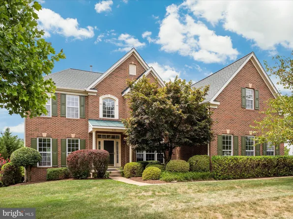 5422 Heredity Ln, Gainesville, VA 20155