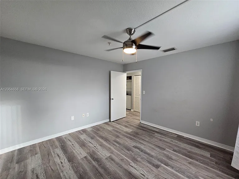 1627 NW 18th St #403 — Photo 9