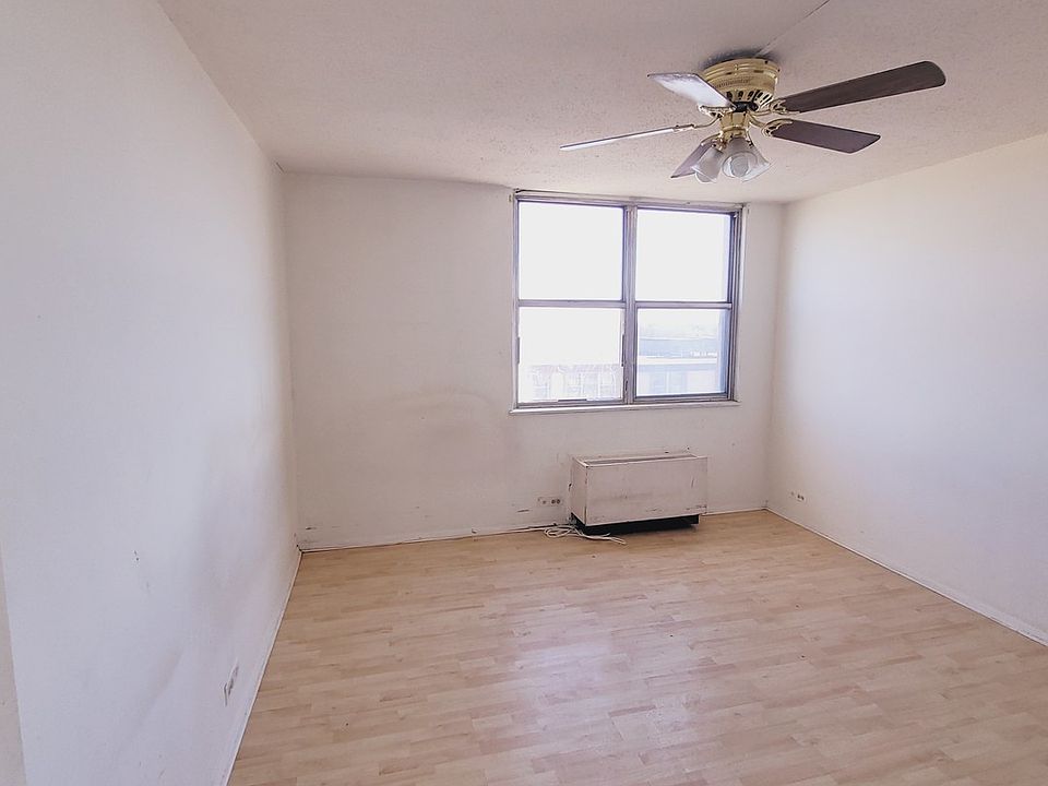 1st image of 4300 W Ford City Dr APT 510