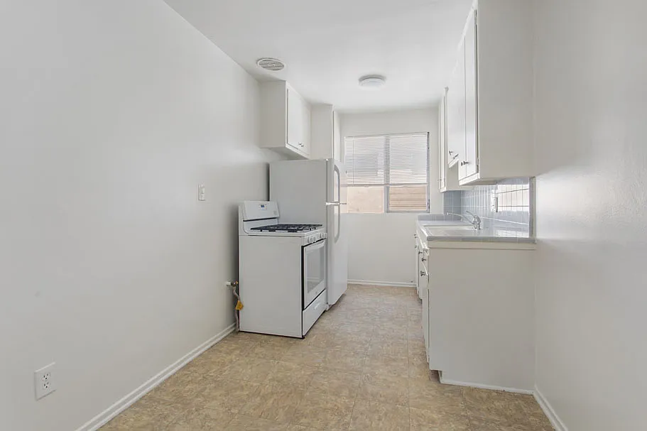 Studio, $1,895 — Photo 2