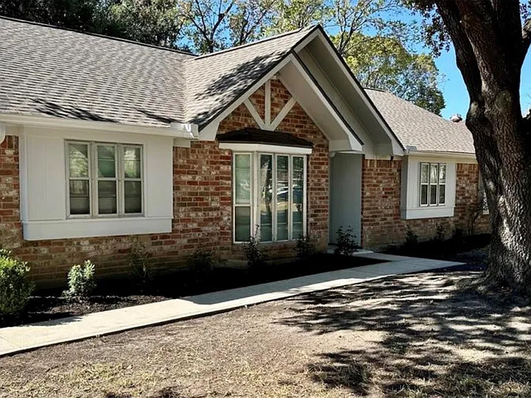4310 Cinnabar Dr — Photo 4