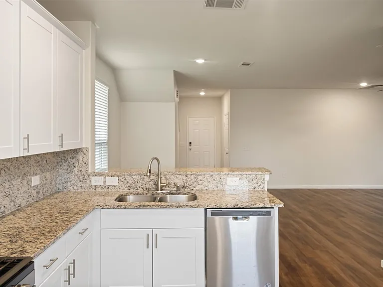 14551 Maple Field Dr — Photo 9