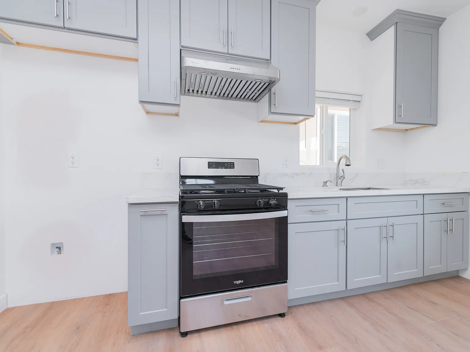 2 bed, 730 sqft, $2,700 — Photo 1