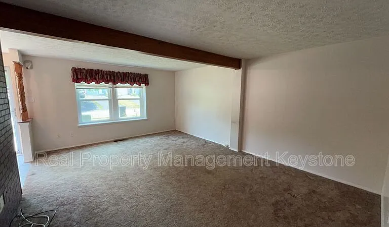 176 W Russets Cir — Photo 5