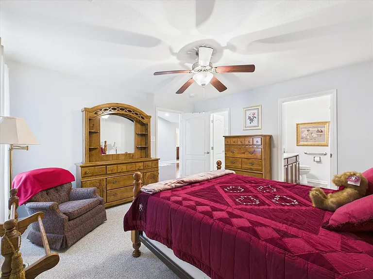 156 Stonefield Dr — Photo 11